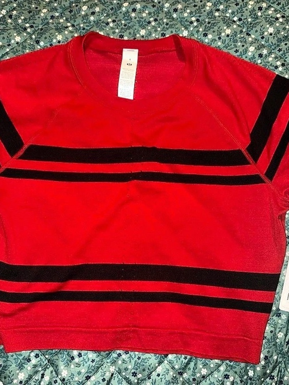 Lululemon Swiftly Tech Cropped Tee 2.0 Stripe Red & Black Small